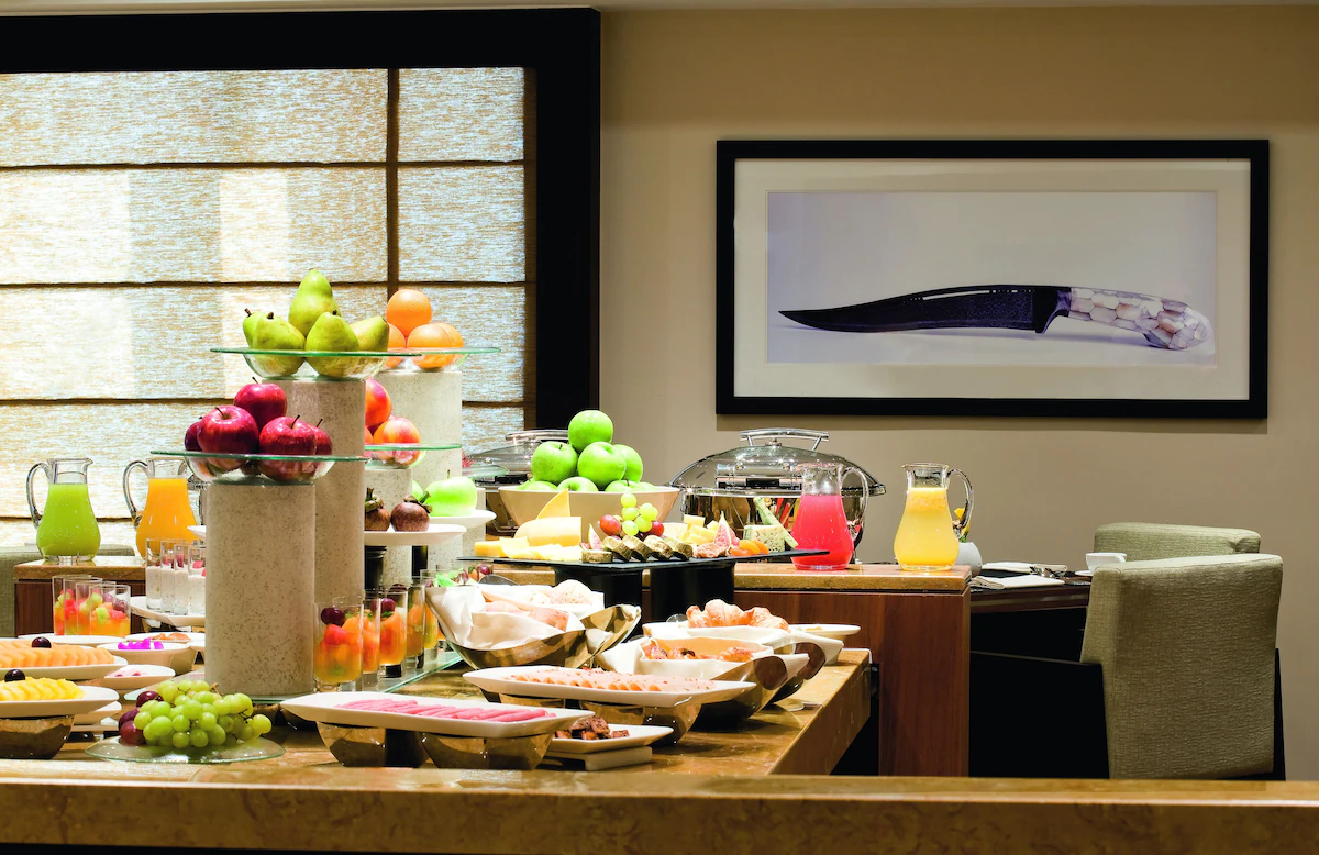 غذا در  هتل آوانی دیره دبی